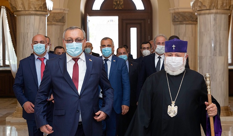 Ամենայն Հայոց Կաթողիկոսն ընդունել է Արցախի ԱԺ պատվիրակությանը