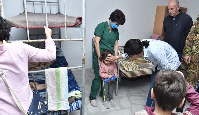 Աննա Հակոբյանն այցելել է Ստեփանակերտի ապաստարաններ և գիշերօթիկ