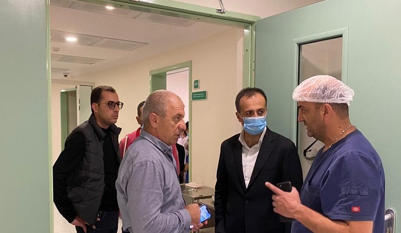 Արսեն Թորոսյանը Ստեփանակերտի հանրապետական հիվանդանոցում ծանոթացել է ռազմական գործողություններից տուժածների վիճակին