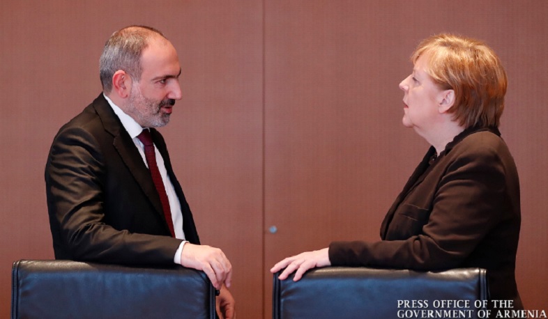 Премьер-министр Пашинян призвал Меркель приложить усилия для обуздания Турции
