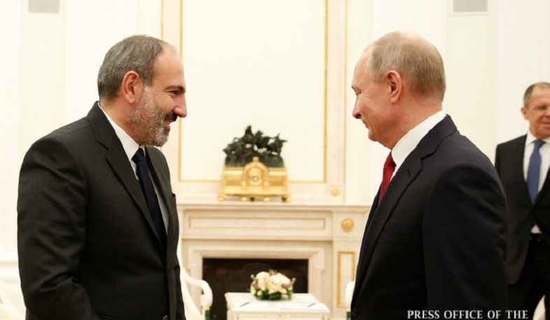 Премьер-министр Армении возможного привлечения РФ в военные действия с Путиным не обсуждал