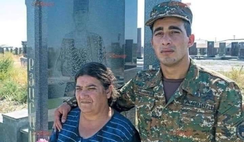Խոնարհվում եմ քո առաջ, Մայրիկ. ԱԺ նախագահը՝ կրտսեր որդուն Արցախ ճանապարհող Ապրիլյանի հերոս Քյարամ Սլոյանի մոր մասին