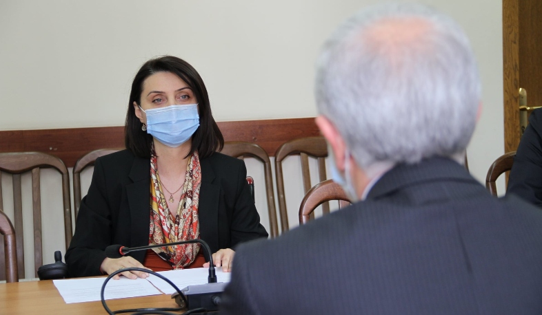 Զարուհի Բաթոյանն ընդունել է Հայաստանում Իրանի դեսպան Աբբաս Բադախշան Զոհուրիին