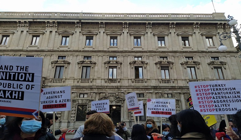 Խաղաղ ցույց Միլանի քաղաքապետարանի դիմաց՝  հաջակցություն Արցախի անկախության ճանաչման