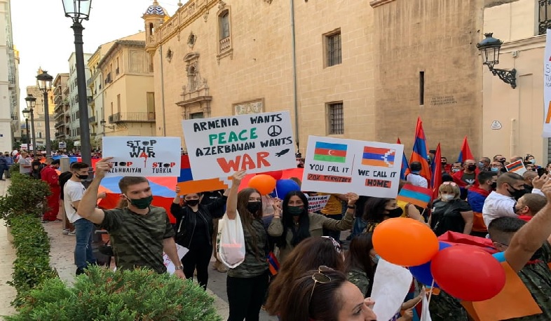 Վալենսիայի գլխավոր փողոցները հայկական գույներով էին ներկված