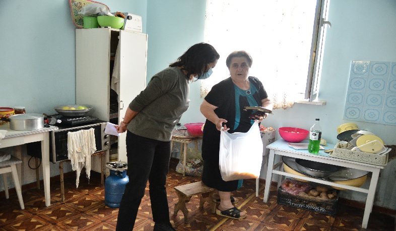 Anna Hakobyan visited the people from Artsakh who took refuge in the village of Ranchpar