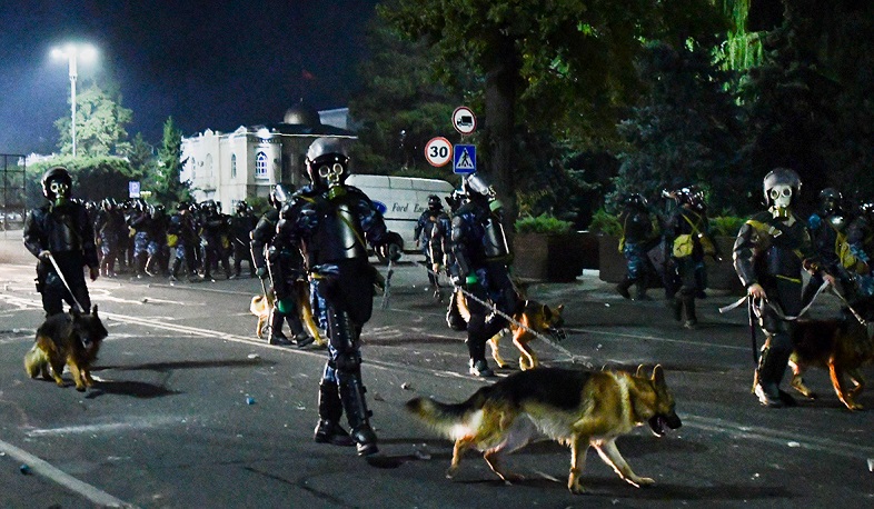 Բիշքեկում պարետային ժամ է սահմանվել