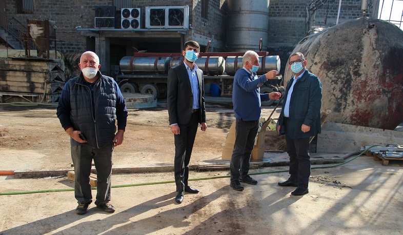 Էկոնոմիկայի նախարարն Արարատի մարզում հետևել է խաղողի մթերման գործընթացին