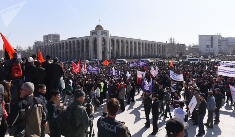 Ղրղըզստանում նախագահի լիազորությունները ստանձնել է վարչապետը