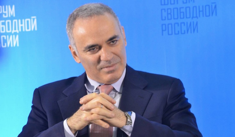 Фэйсбук заблокировал все аккаунты Гарри Каспарова