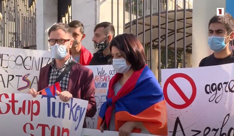 ՀՀ-ում ԵՄ դեսպանը փակ հանդիպում է անցկացնում ակցիա իրականացնող քաղաքացիների ներկայացուցիչների հետ