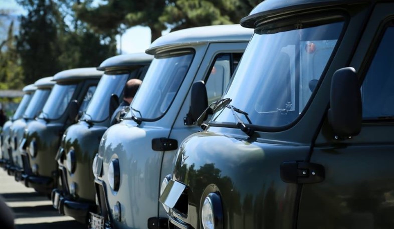 Մեքենաներից մինչև զրահաբաճկոններ ու սնունդ. Ծովագյուղը Արցախի ու առաջնագծում կանգնած զինվորի կողքին է