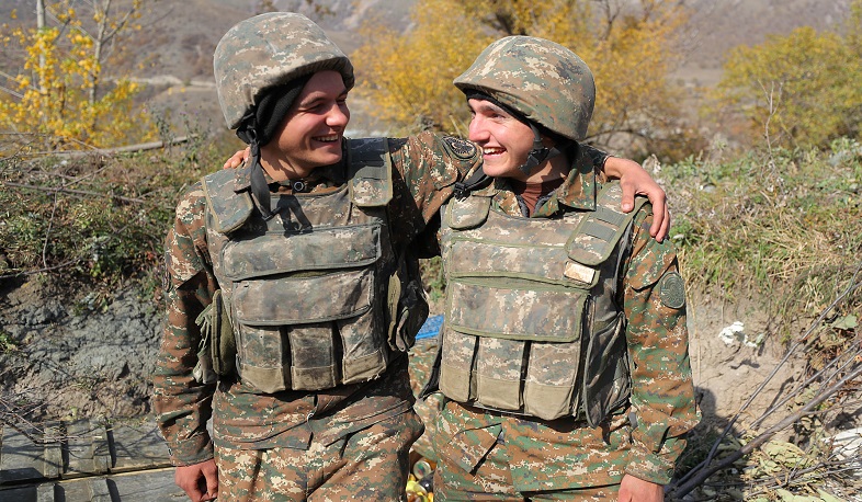 The powerful smile of the army. Photo from the front line