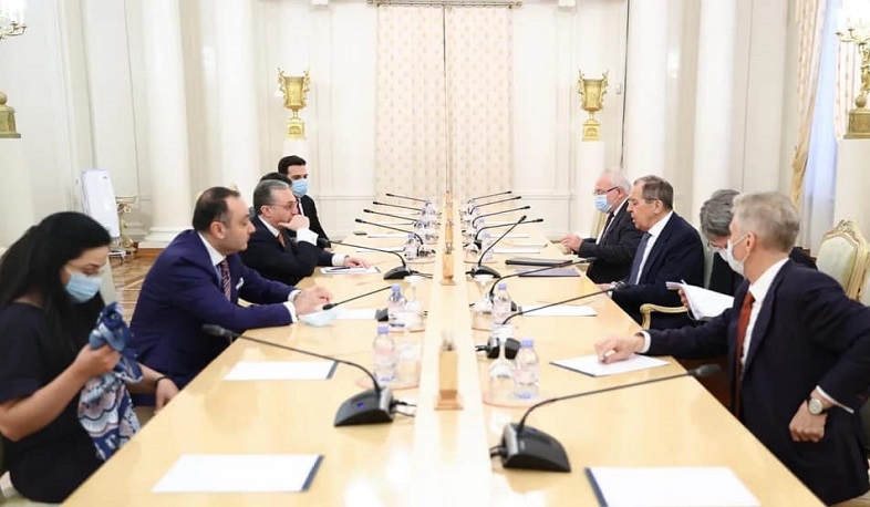 Состоялась встреча глав МИД России и Армении