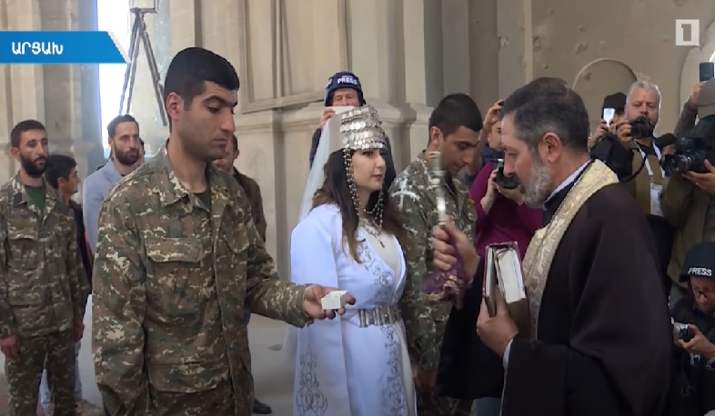 The symbol of life and victory. Wedding in St. Ghazanchetsots Church
