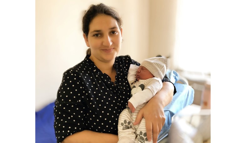 В Ереване появился на свет 8-й ребенок 34-летней Лусине Мирзоян из Мартакерта