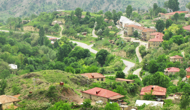 Artillery was used on the town of Berdzor in the afternoon, there is a lot of destruction