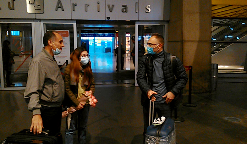 Երկու բանակ է պետք, մեկը՝ զինվորական, մյուսը՝ բժշկական․ Գերմանիայից ժամանած հայ բժիշկների հերթական խումբը հայրենիքում է