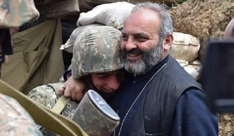 Բագրատ եպիսկոպոս Գալստանյանը վերցրել է խաչը և գնացել խրամատներ. Սրբազանի հարցազրույցը իսպանական պարբերականին