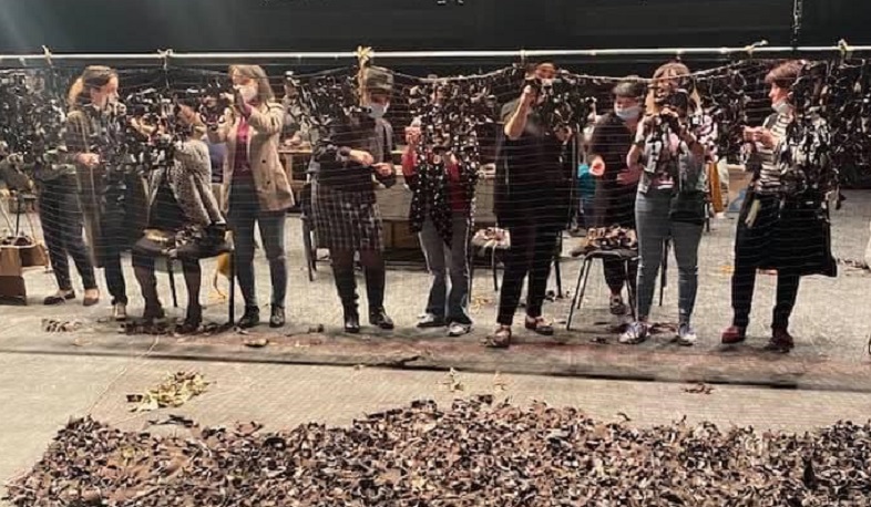 Օպերային թատրոնի բեմը վերածվել է քողարկող ցանցեր պատրաստելու հարթակի. ՀՀ ԿԳՄՍ նախարար