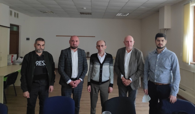 Защитник прав человека Арцаха встретился с депутатом бельгийского парламента Жоржем Далманом