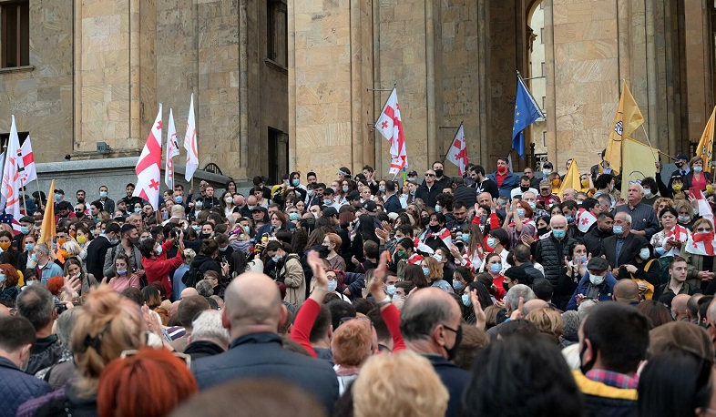 Վրաստանի ընդդիմությունը հրաժարվում է պատգամավորական մանդատից