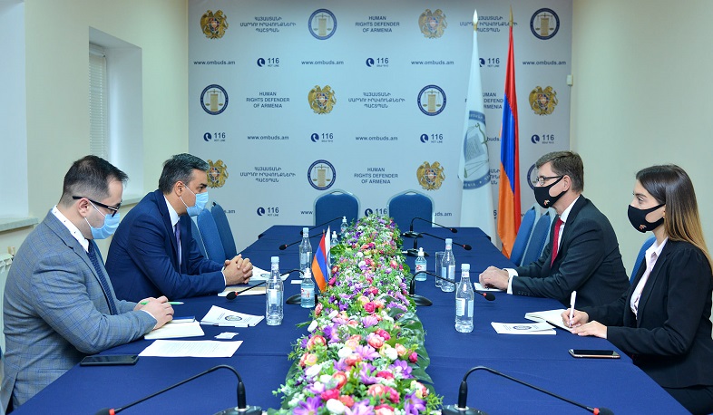 Arman Tatoyan presented to the Ambassador of the Netherlands to Armenia the damage caused by Azerbaijan