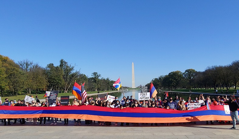Армяне провели акцию молчания в Вашингтоне