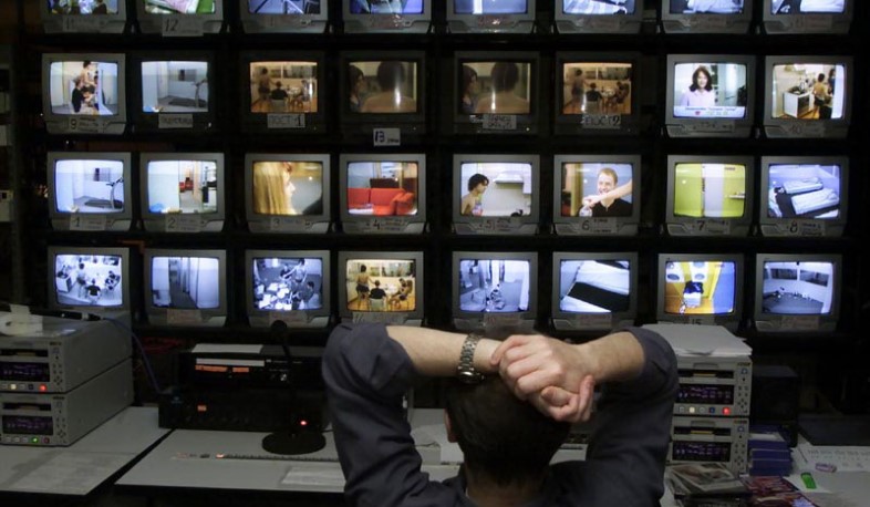 Ռազմական դրության ընթացքում կասեցվել է մեկ հեռուստածրագրի գործունեություն. ՀՌՀ նախագահ