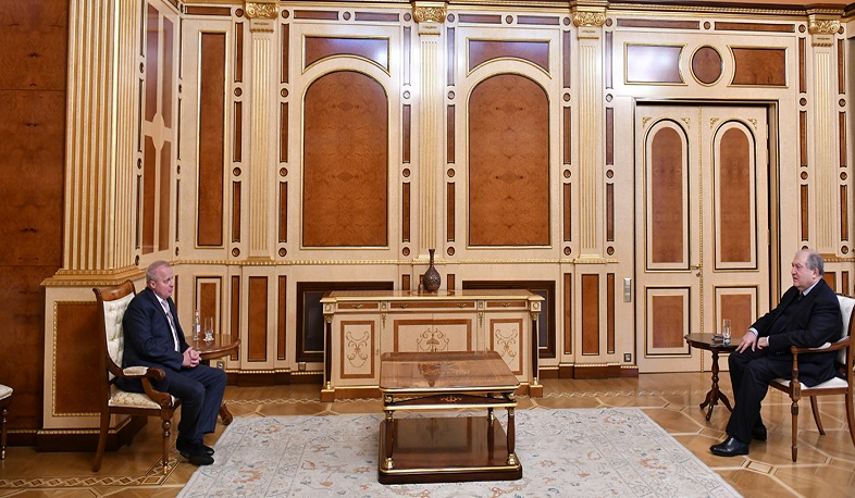 Նախագահ Արմեն Սարգսյանը հանդիպել է ՀՀ-ում Ռուսաստանի դեսպան Սերգեյ Կոպիրկինի հետ
