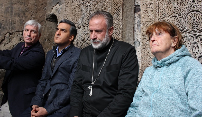 Баронесса Кокс зафиксировала военные преступления ВС Азербайджана в Арцахе. Фотографии