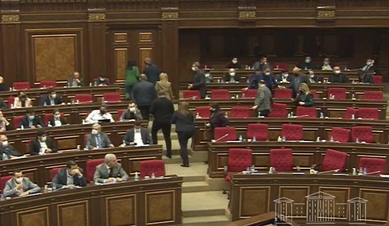 Այլ օրակարգով քննարկման չենք մասնակցելու. ԲՀԿ-ն և ԼՀԿ-ն լքեցին նիստերի դահլիճը