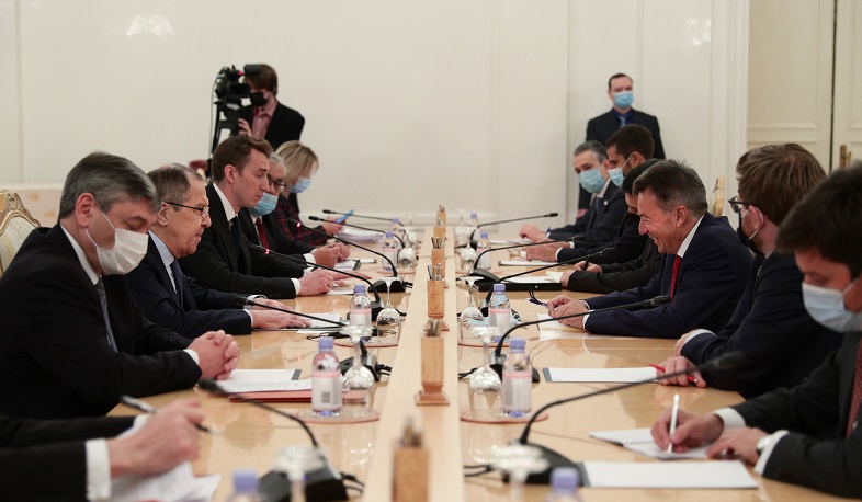 Сейчас мы получили дополнительное поле для взаимодействия – имею в виду Нагорный Карабах․ Лавров