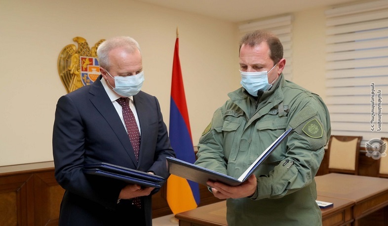 The RA Minister of Defense met with the Russian Ambassador to Armenia