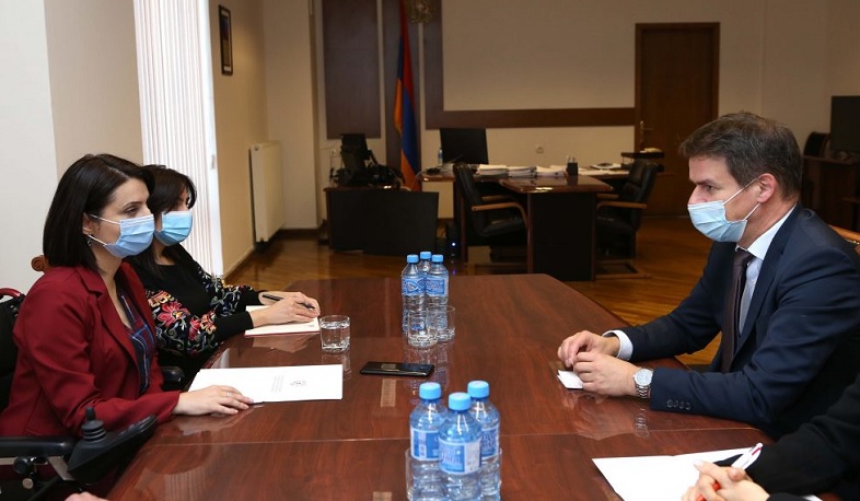 Զարուհի Բաթոյանն ընդունել է Հայաստանում Ֆրանսիայի դեսպան Ժոնաթան Լաքոտին