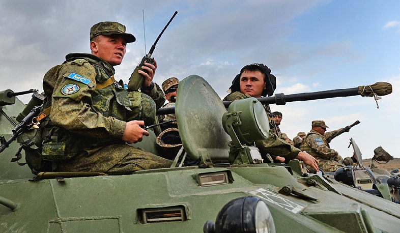 ВКС России доставили технику в зону проведения миротворческой операции в Карабахе