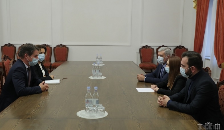 ՀՀ ԱԺ «Իմ քայլը» խմբակցության պատգամավորները հանդիպել են Հելեն Ֆեյզիի և Ժոնաթան Լաքոտի հետ