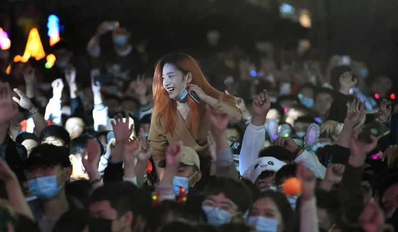 В Ухани, где год назад произошло массовое заражение коронавирусной инфекцией, вируса давно нет