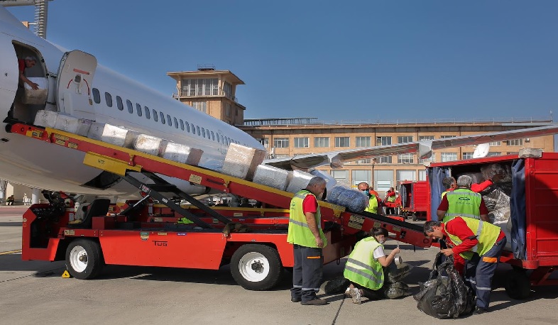 The second French plane arrived in Yerevan with a humanitarian cargo