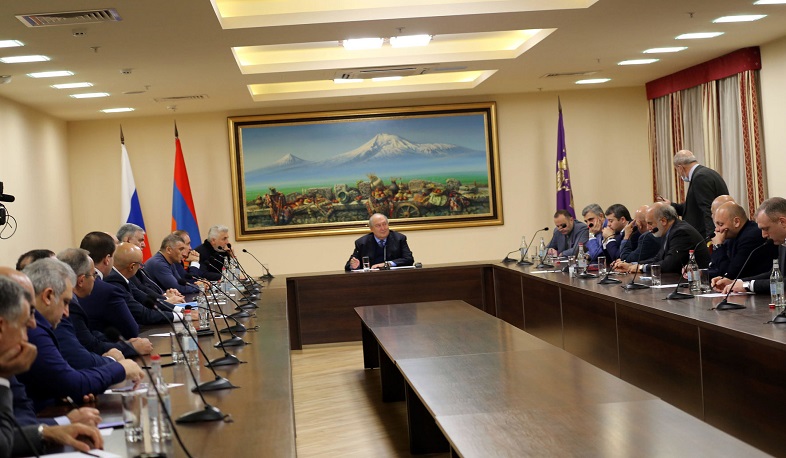Յուրաքանչյուր հայ Հայաստանի մասին պետք է մտածի՝ որպես իր տան. նախագահը հանդիպել է ռուսաստանահայ համայնքի ներկայացուցիչների հետ