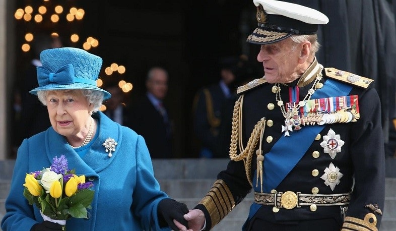 Էլիզաբեթ 2-րդն ու արքայազն Ֆիլիպը 1980-ականներից հետո առաջին անգամ Սուրբ ծնունդը կանցկացնեն առանց ընտանիքի անդամների