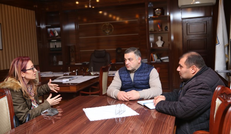 Ստեփանակերտի քաղաքապետը հանդիպել է Մանե Թանդիլյանի հետ