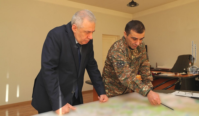 Arzumanyan briefed the RA Minister of Defense on the situation on the line of contact