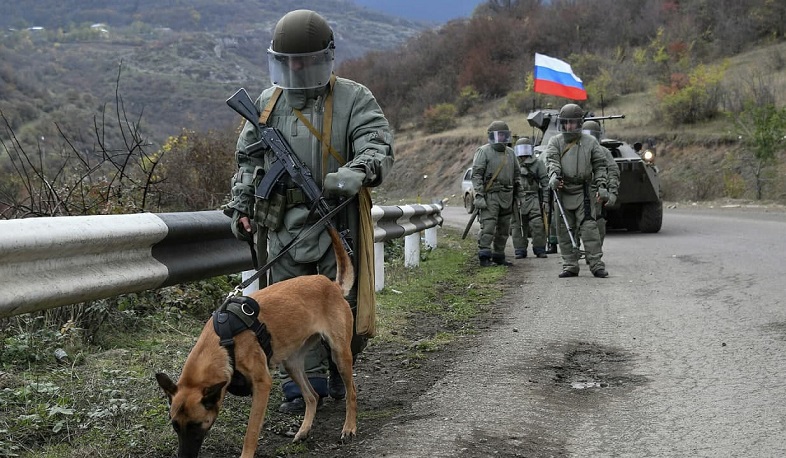Российские миротворцы продолжают разминирование окраин города Степанакерт