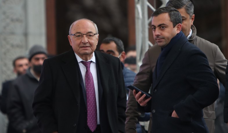 Այդ փաստաթուղթը դե ֆակտո աշխատում է, և մենք չենք կարող հրաժարվել դրանից. Վազգեն Մանուկյան