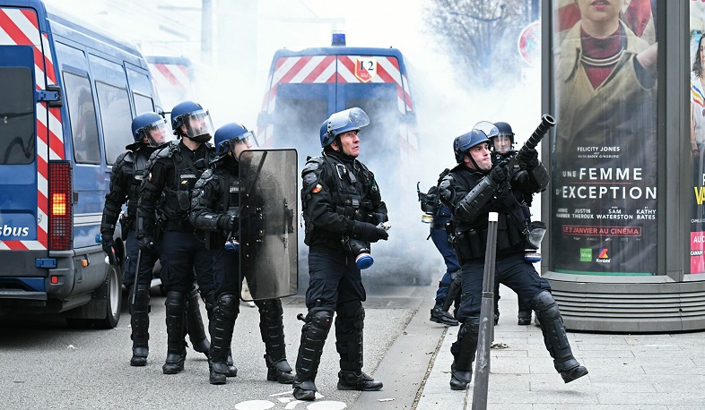 Փարիզում զանգվածային բողոքի ակցիայի ժամանակ արցունքաբեր գազ է կիրառվել