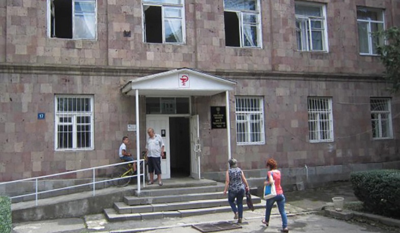 Վանաձորի պոլիկլինիկայի տնօրենն առանձնապես խոշոր չափերով վատնում և պաշտոնեական կեղծիք է կատարել. ՔԿ