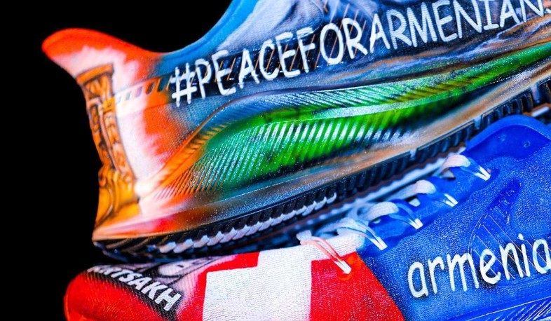«Խաղաղություն հայերին» մակագրությամբ խաղակոշիկը աճուրդի է դրվել ԱՄՆ-ում