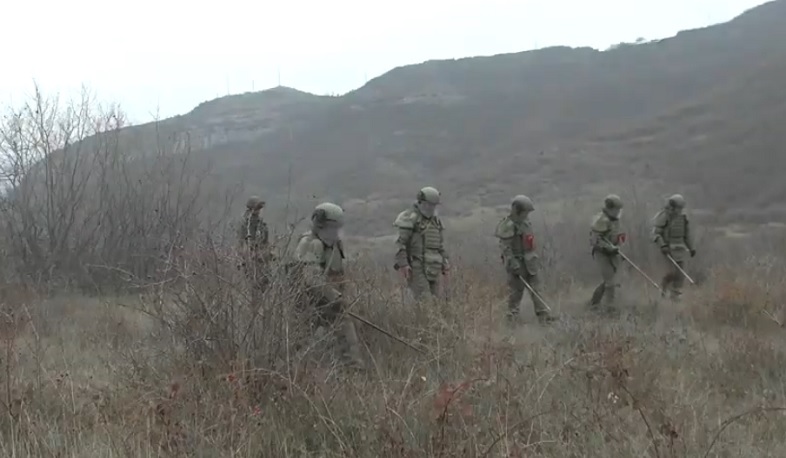 Российские миротворцы продолжают разминирование окраин города Степанакерт