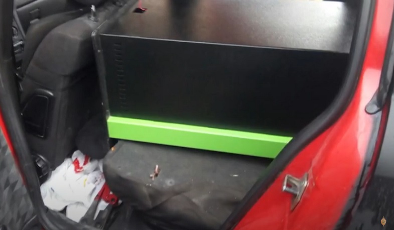 Ոստիկանները հետապնդել են փախչող երիտասարդներին ու բացահայտել վճարային տերմինալների գողության դեպքեր